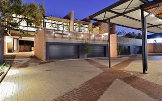 3 Bedroom Townhouse in Alphen Park