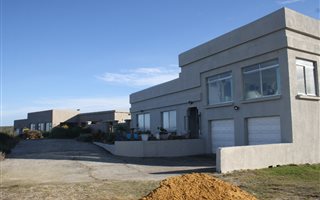 6 Bedroom House in Birkenhead
