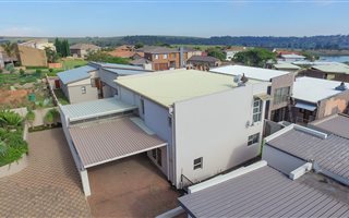 3 Bedroom Townhouse in Bankenveld