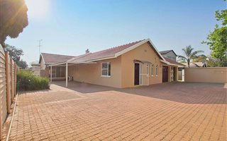 3 Bedroom House in Farrarmere