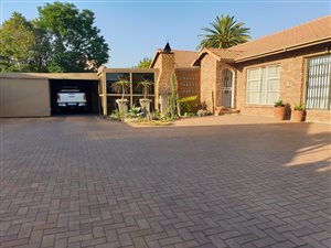 4 Bed House in Verwoerdpark