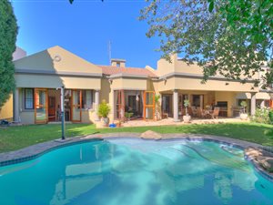 4 Bed House in Dainfern Golf Estate