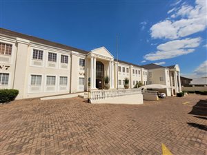 165 m² Commercial space in Kempton Park Central