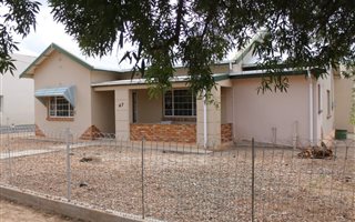 3 Bedroom House in Ladismith