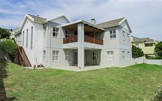 4 Bedroom House in Hemel en Aarde