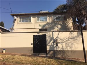 Bachelor apartment in Melville