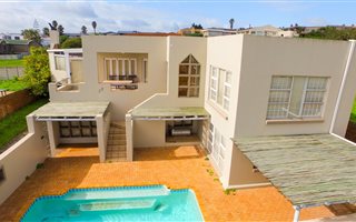 7 Bedroom House in Langebaan Central