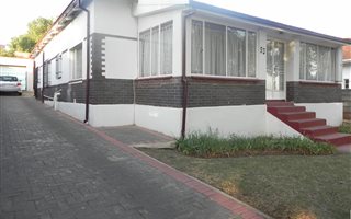 3 Bedroom House in Roodepoort North
