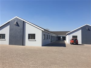100 m² Commercial space in New Redruth