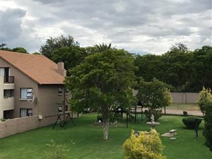 2 Bed Apartment in Honeydew Manor