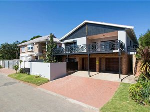 4 Bed House in Boesmansriviermond