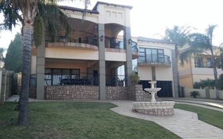 5 Bedroom House in Kosmos Ridge
