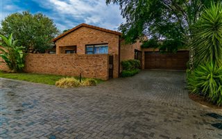 3 Bedroom Cluster in Honeydew Manor