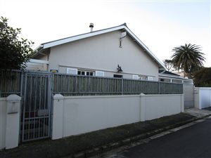 3 Bed House in Westcliff