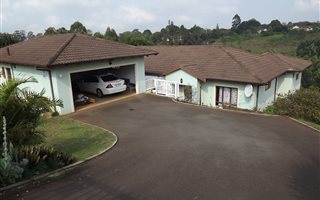 4 Bedroom House in Waterfall