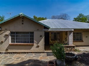 8 ha Farm in Rietfontein