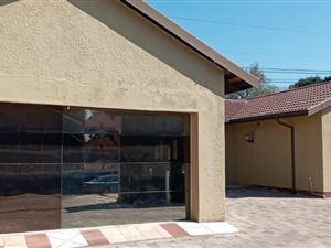 3 Bed House in Mayberry Park