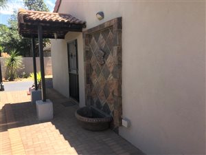 2 Bed House in Robin Park