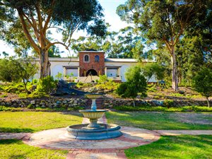 34 ha Farm in Northern Paarl