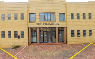 250 m² Commercial space in Bedford Gardens