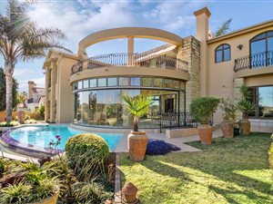 4 Bed House in Dainfern Golf Estate