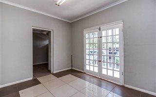 100 m² Office Space in Linden