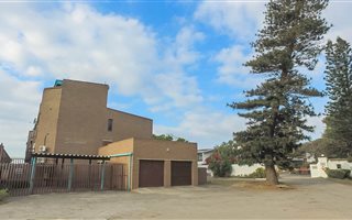 2 Bedroom Apartment in Freeland Park