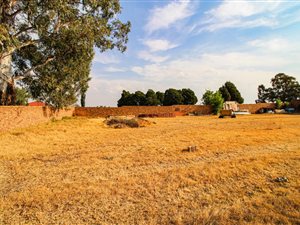1522 m² Land available in Daggafontein