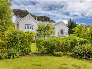 4 Bed House in Constantia