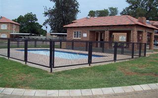 2 Bedroom Flat in Waterval East