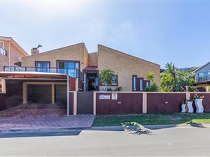 4 Bed House in Dana Bay