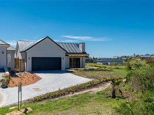 2 Bed House in Kraaibosch