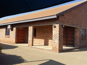 3.4 ha Farm in Potchefstroom Central