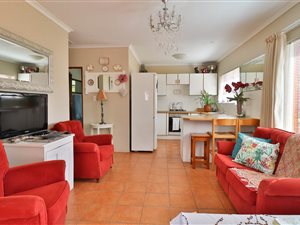 5 Bed House in Broadwood