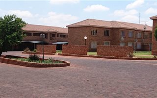 2 Bedroom Apartment in Krugersrus