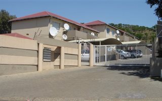 2 Bedroom Townhouse in Meyersdal