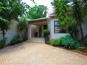 3 Bed House in Northwold Gardens