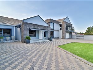 8 Bed House in Rynfield