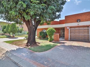 4 Bed House in Lenasia