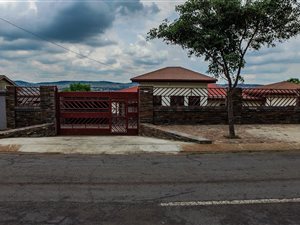 3 Bed House in Kwaggasrand