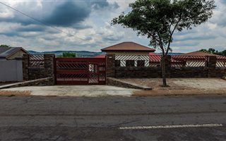 3 Bedroom House in Kwaggasrand