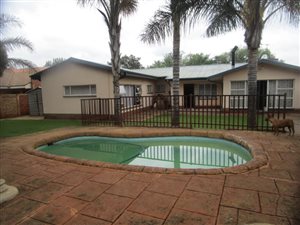 4 Bed House in Valhalla