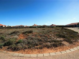 1135 m² Land available in Oudtshoorn