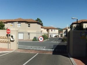 3 Bedroom House in Brackenfell Central