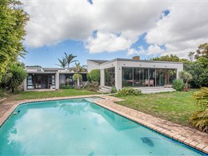 5 Bedroom House in Linkside