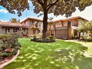 5 Bed House in Linksview