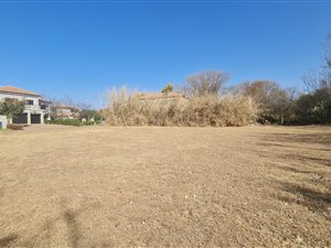 762 m² Land available in Westlake Estate