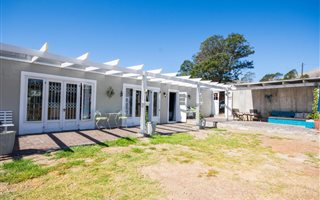 6 Bedroom House in Firlands