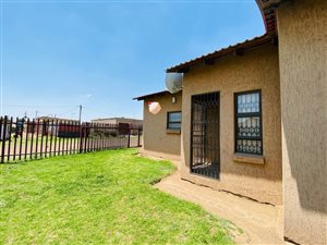 2 Bed House in Bophelong