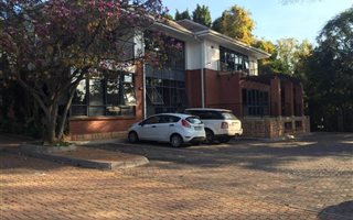 350 m² Office Space in Houghton Estate